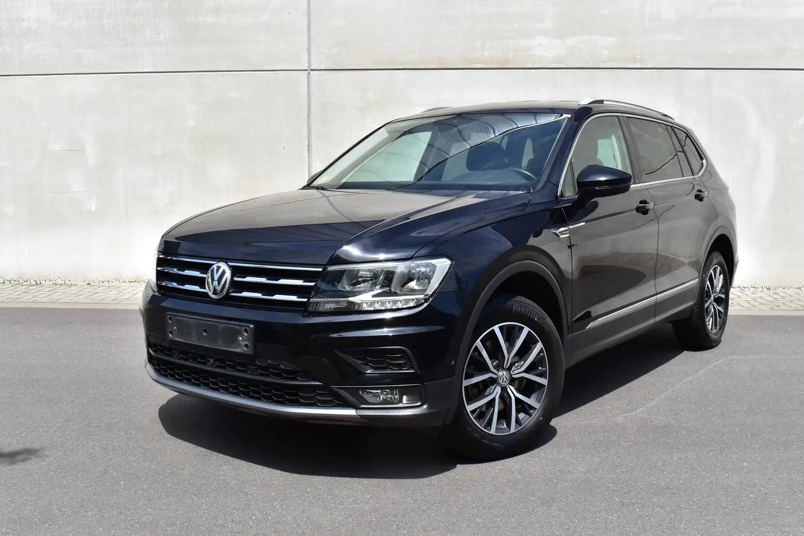 Volkswagen Tiguan Allspace DSG 7 Places Carnet - TVA Negro - 1