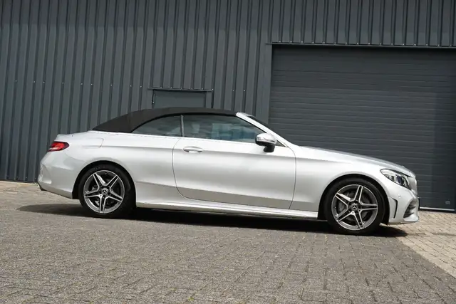 Mercedes-Benz C-Class view 9