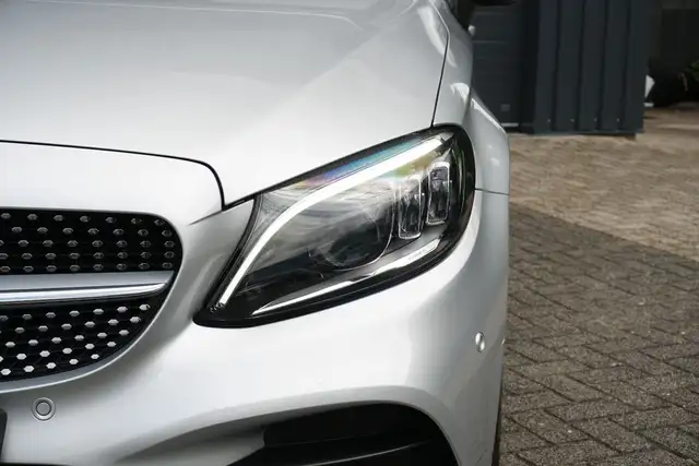 Mercedes-Benz C-Class view 11
