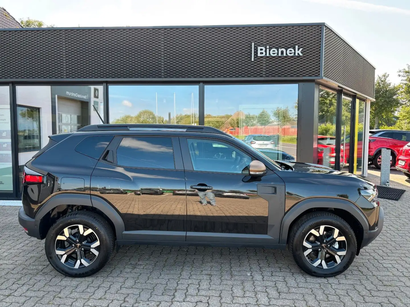 Dacia Duster Extreme TCe 130 4x4 Schwarz - 1