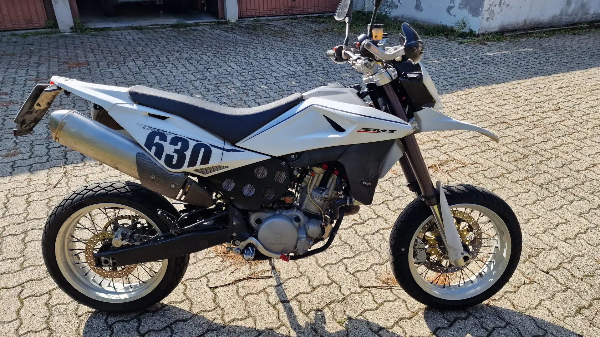Husqvarna SM 630 Bílá - 1