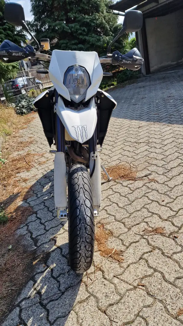 Husqvarna SM 630 Bílá - 2