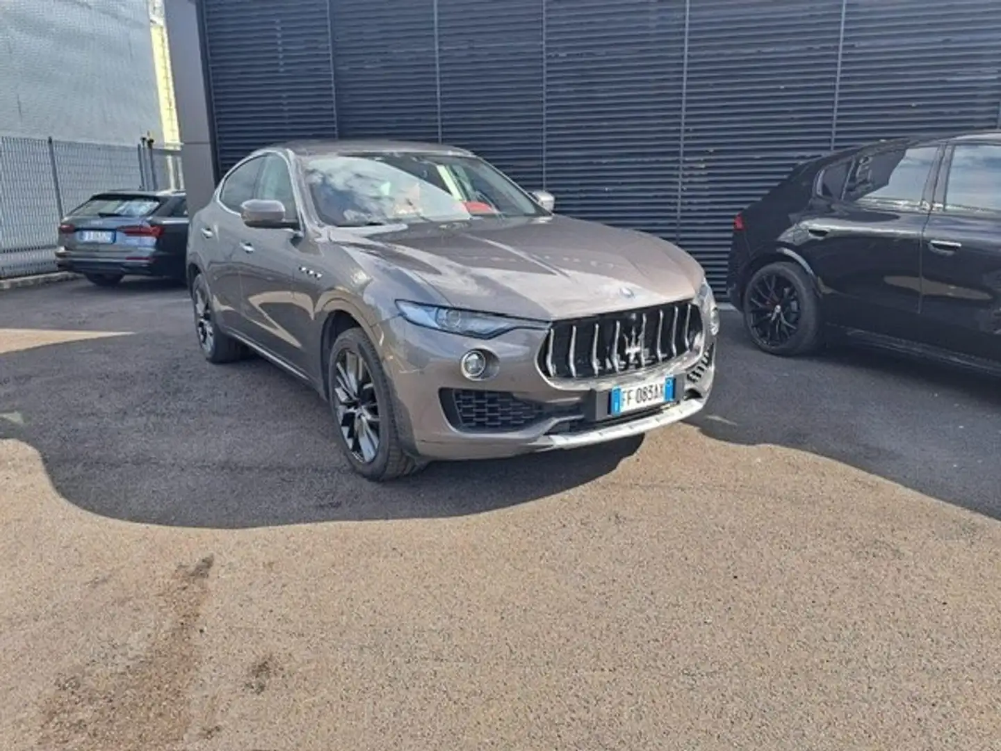 Maserati Levante Levante 3.0 V6 275cv auto Q4 Gris - 2