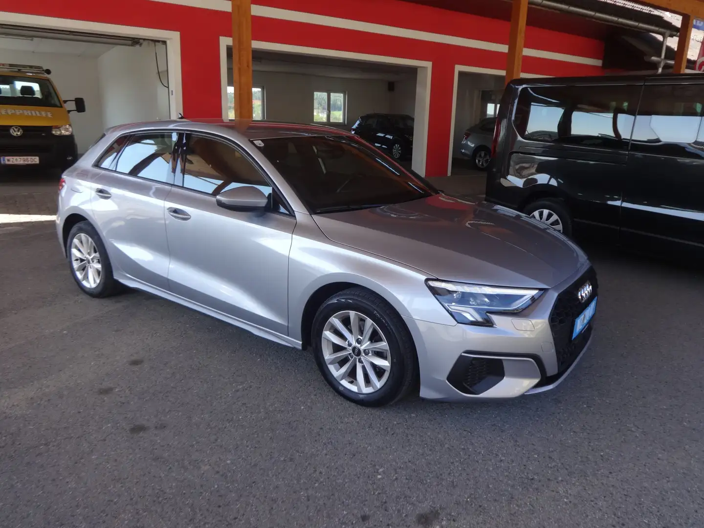 Audi A3 30 TDI Navi LED Argento - 1