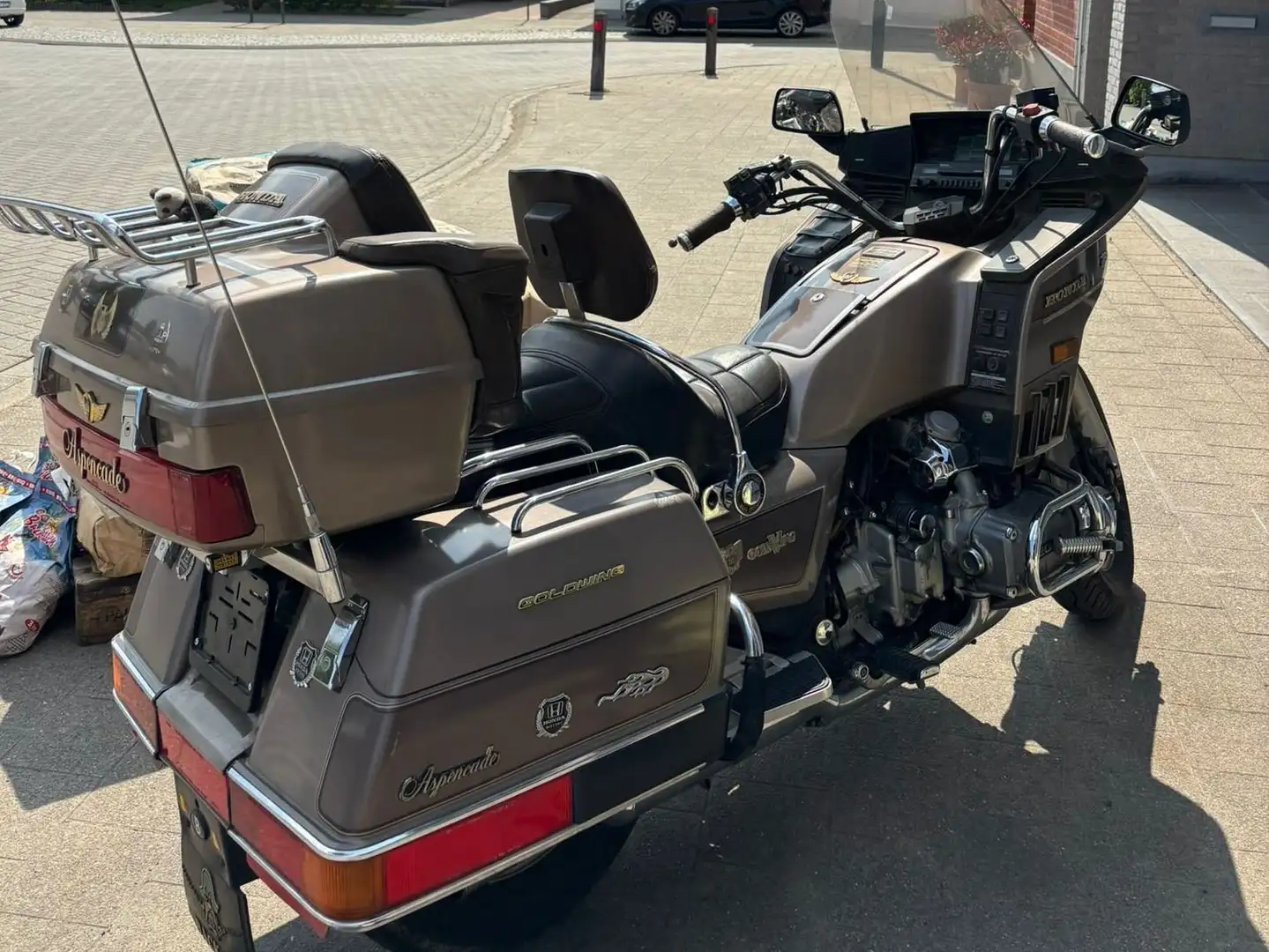 Honda GL 1200 Argent - 1
