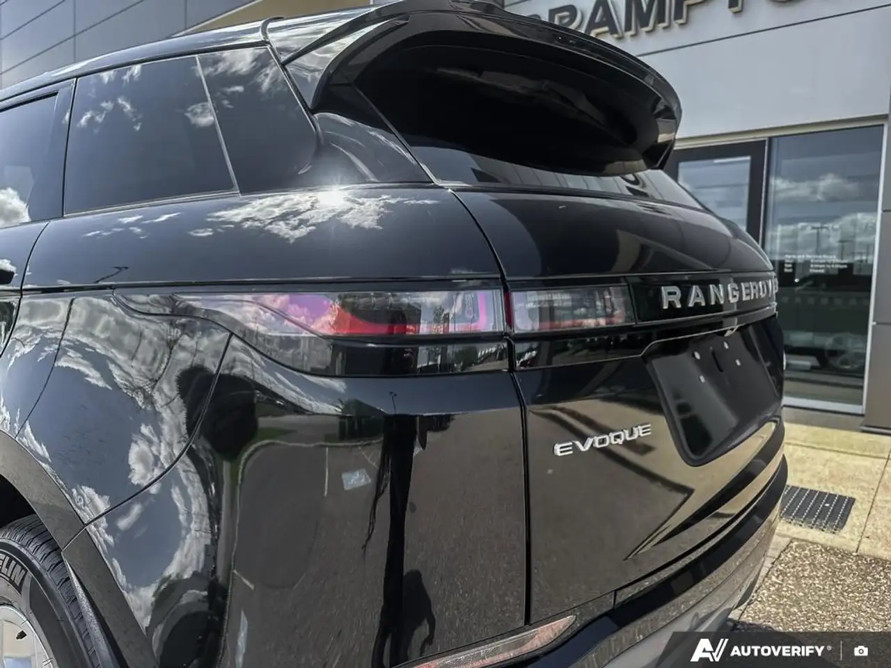 Land Rover Range Rover Evoque photo Land Rover Range Rover Evoque