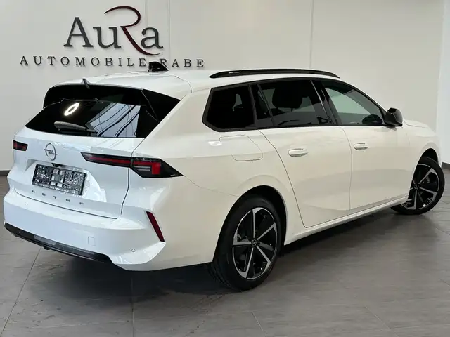 Opel Astra view 4