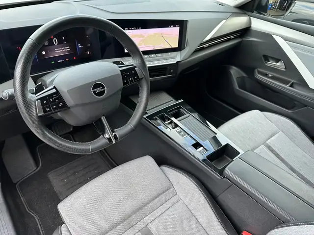 Opel Astra view 9