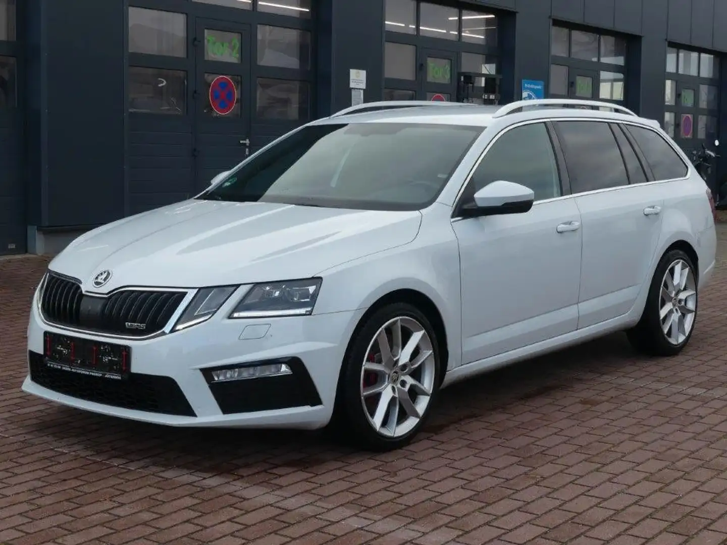 Skoda Octavia Combi 2.0 TSI DSG RS *STANDHZG*KAMERA* Weiß - 1