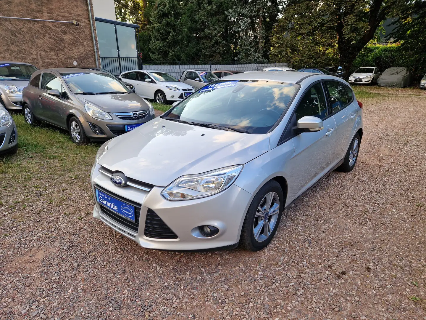 Ford Focus Klima 74Tkm Sitzhzg 2Hnd Scheckh 16" ESP PDC Silber - 1
