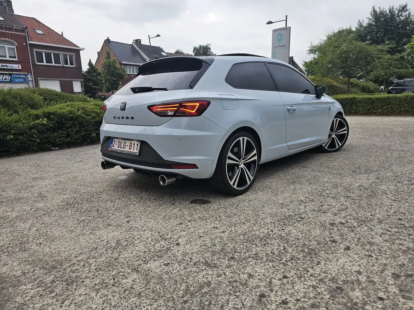 SEAT Leon 2.0 TSI Cupra 280 Wit - 2