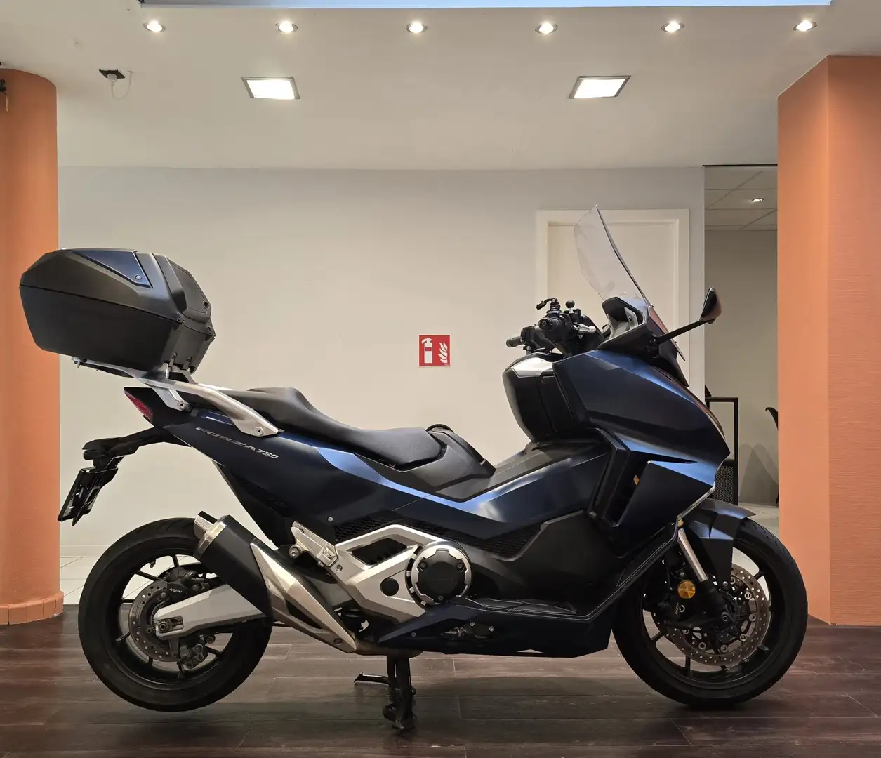 Honda Forza 750 Modrá - 1