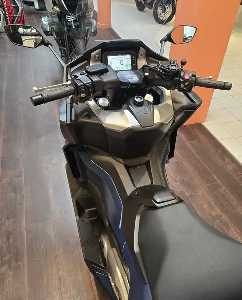 Honda Forza 750 - foto 7