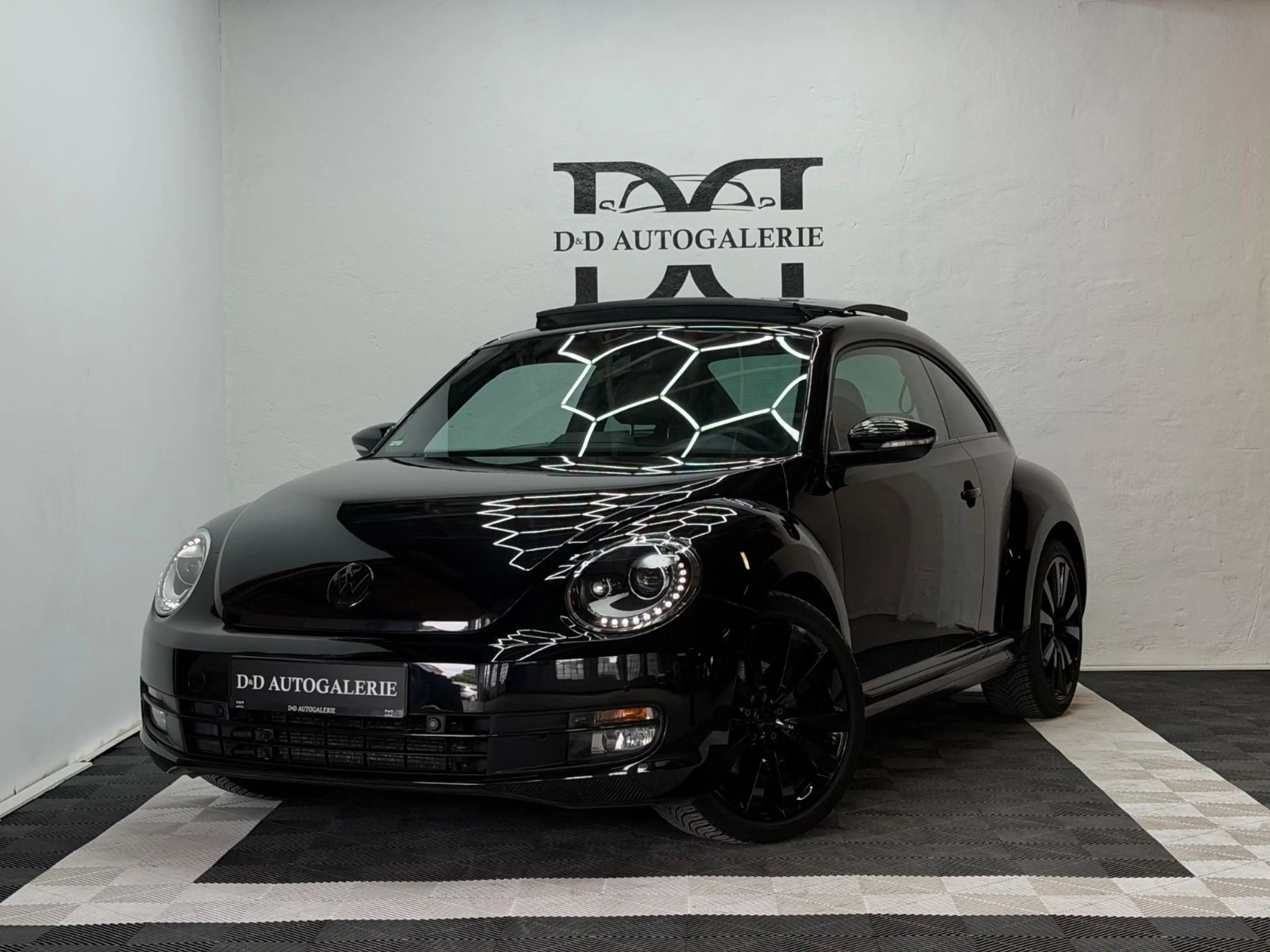 Volkswagen Beetle Sport|Pano|Navi|BI-Xenon|Keyless|39.800Km