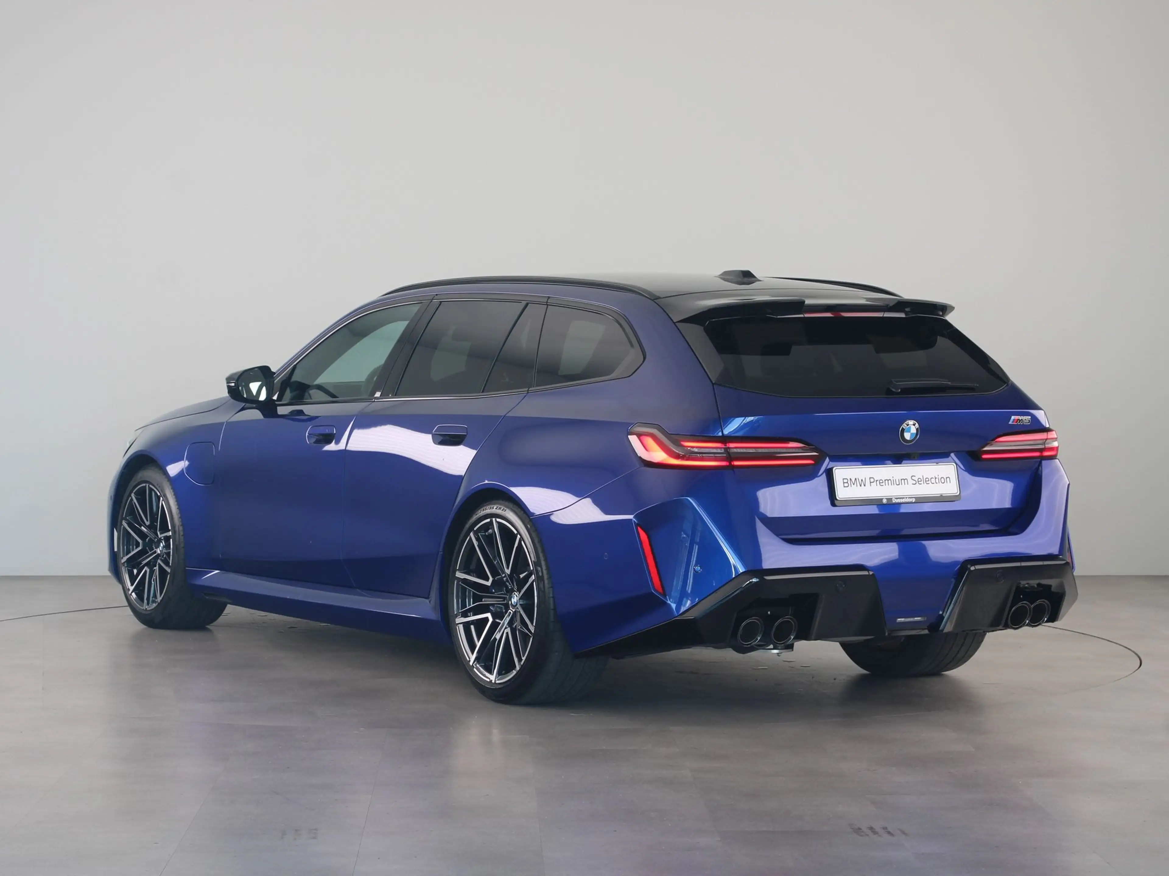 BMW M5 Touring — photo 13