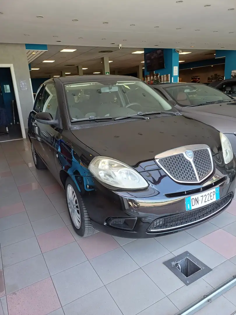 Lancia Ypsilon 1.2 Argento Negro - 2