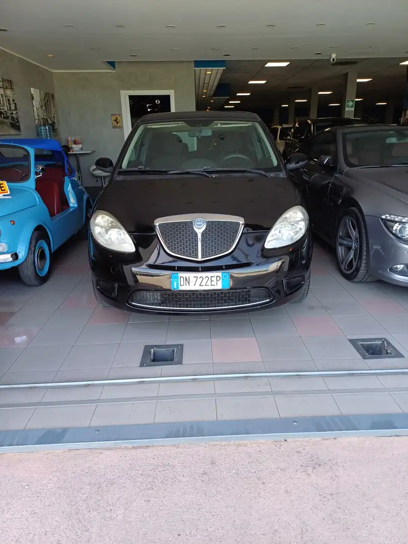 Lancia Ypsilon 1.2 Argento Negro - 1