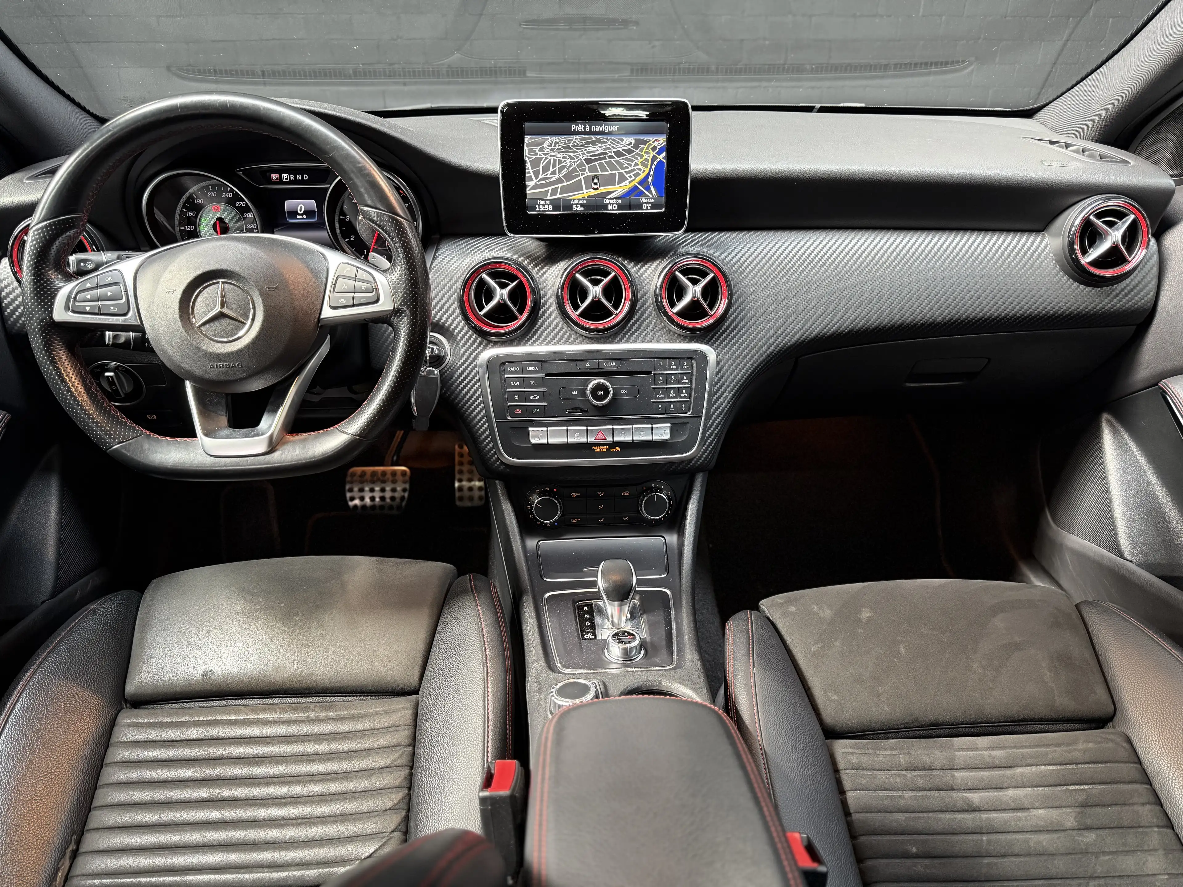 Mercedes-Benz A 45 AMG 4-Matic * FACELIFT * GPS * CLIM AUTO * RADAR AV/AR — photo 10
