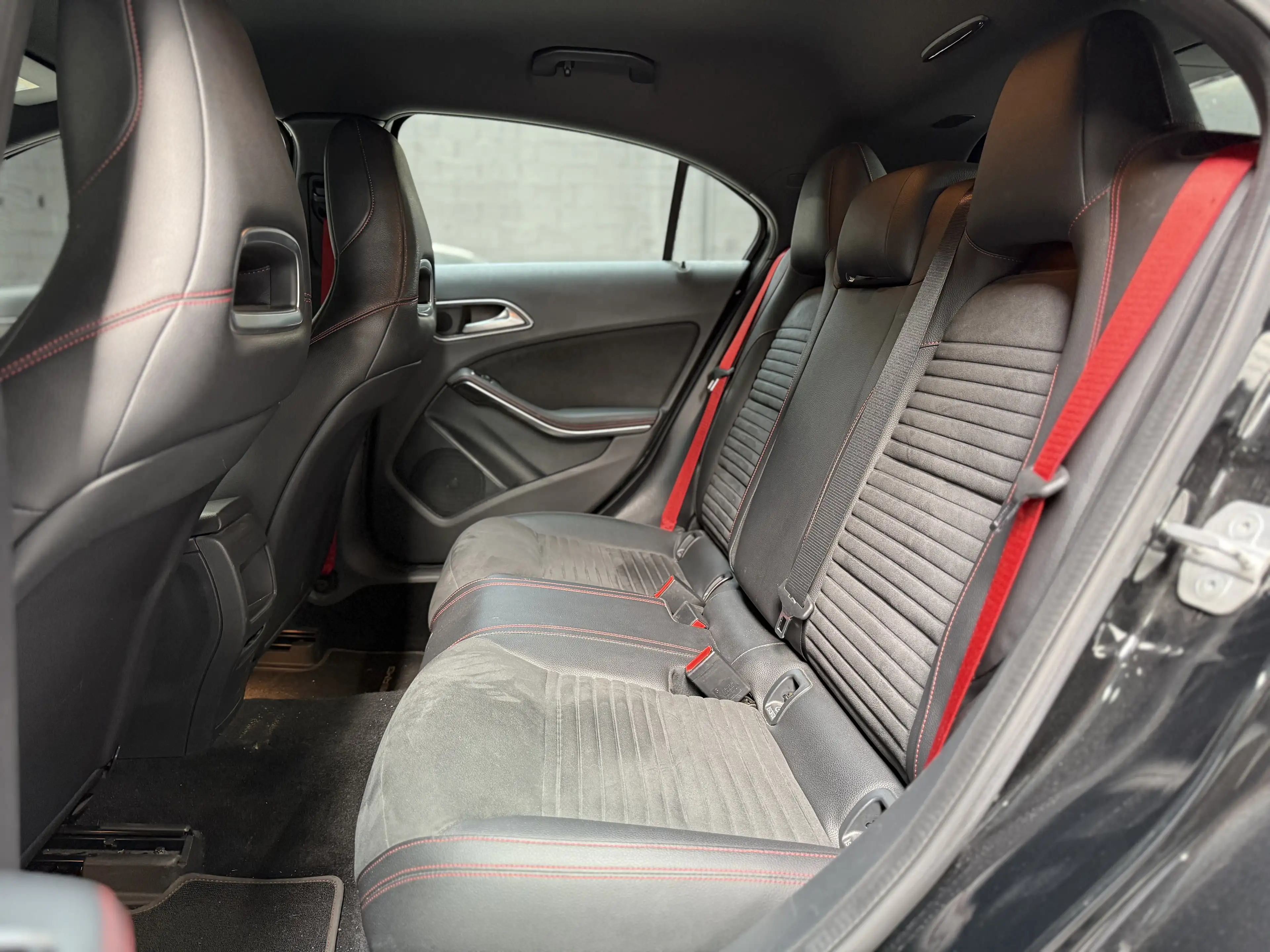 Mercedes-Benz A 45 AMG 4-Matic * FACELIFT * GPS * CLIM AUTO * RADAR AV/AR — photo 9