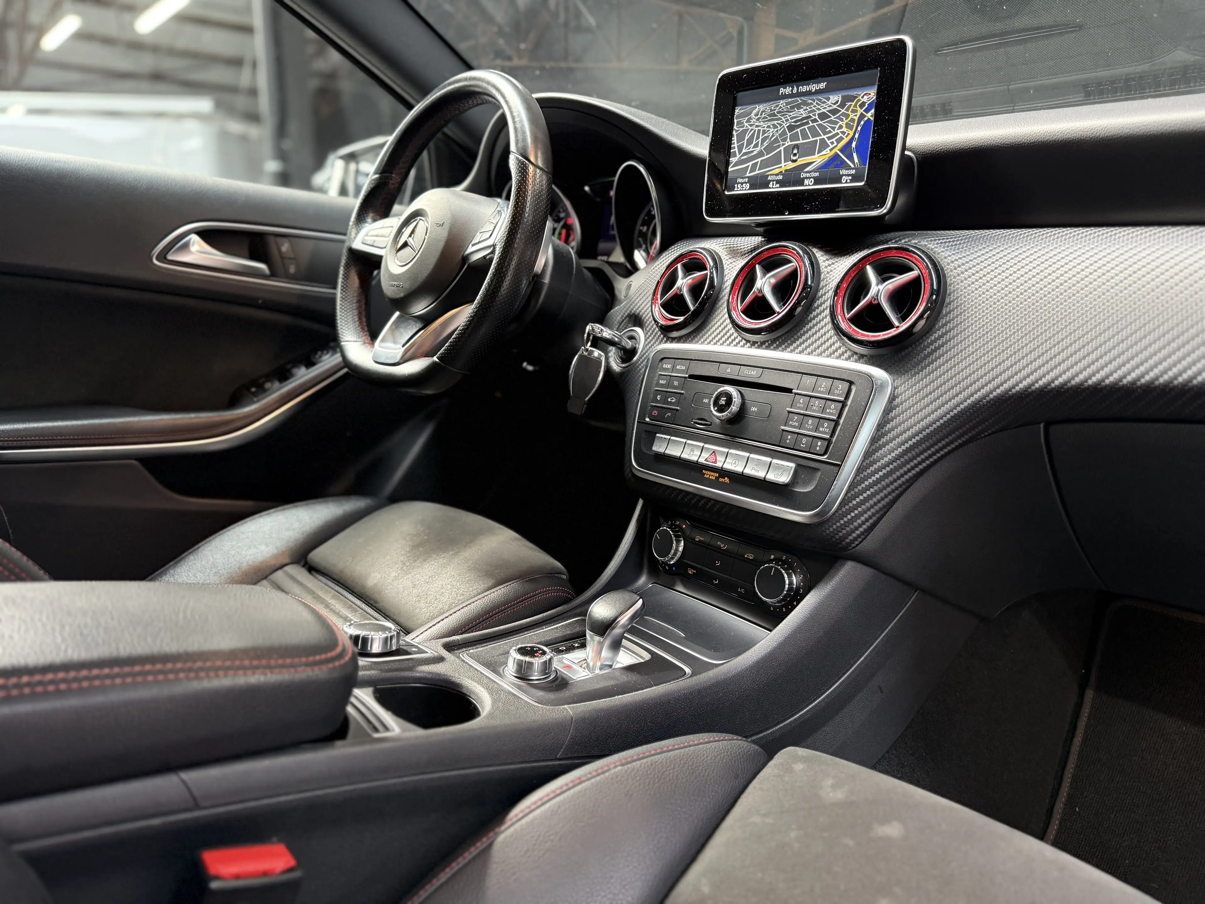 Mercedes-Benz A 45 AMG 4-Matic * FACELIFT * GPS * CLIM AUTO * RADAR AV/AR — photo 13