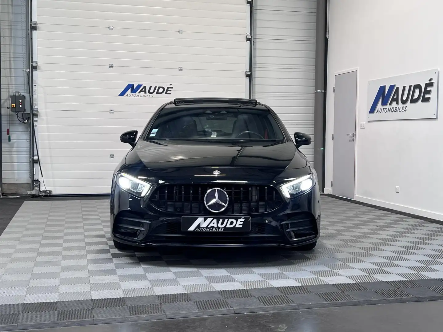 Mercedes-Benz CL Classe A 200 163 CH 7G-DCT AMG Line Toit ouvrant K Noir - 2