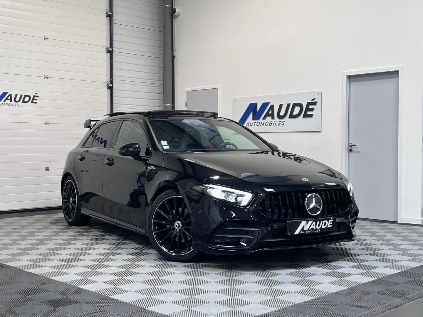 Mercedes-Benz CL Classe A 200 163 CH 7G-DCT AMG Line Toit ouvrant K Noir - 1