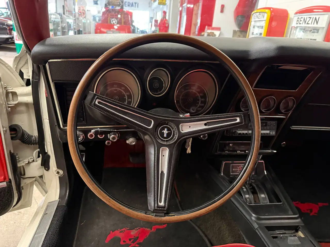 Ford Mustang Mach 1, foto 8