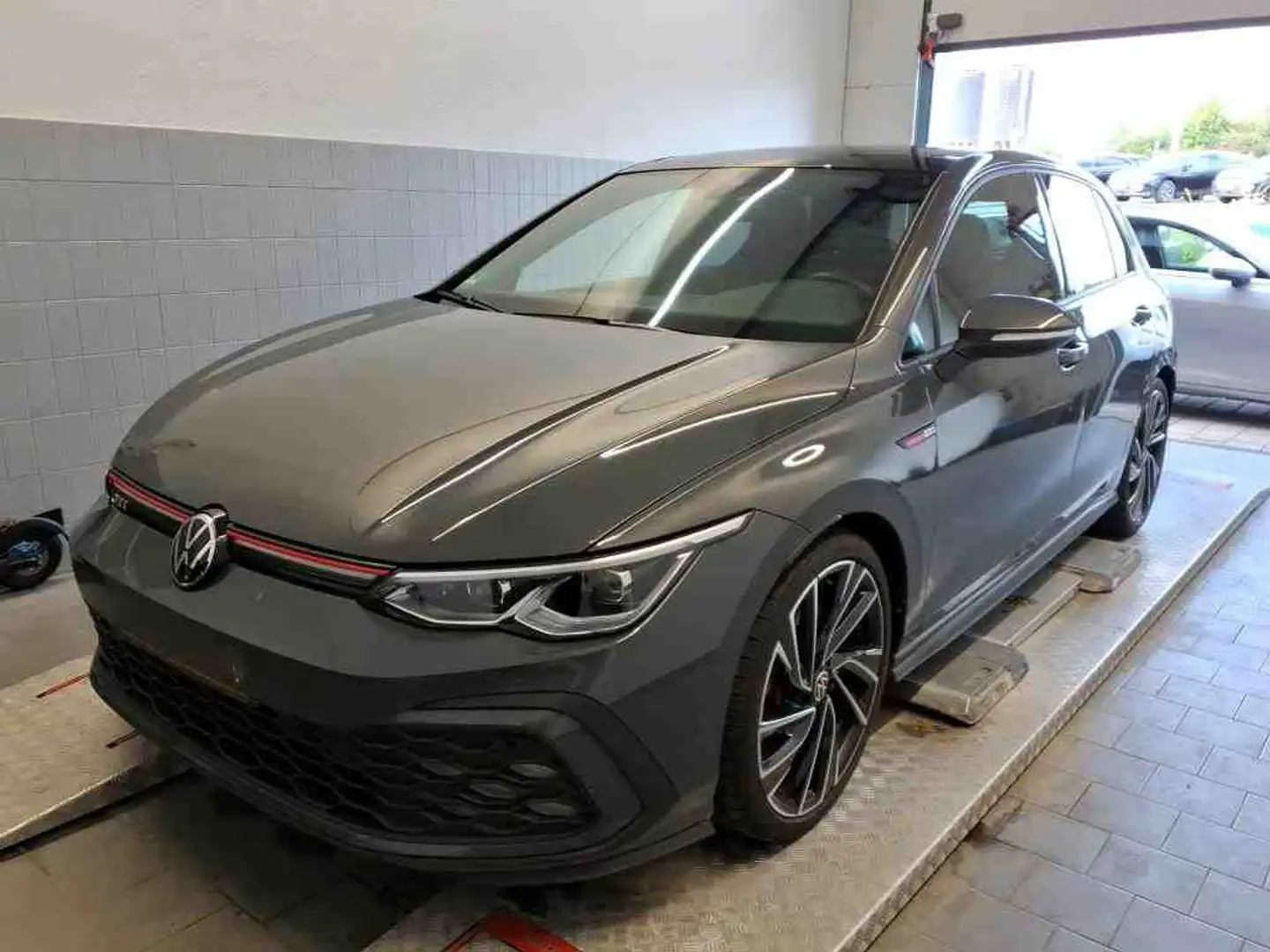 Volkswagen Golf GTI 2.0 TSI LED Pano RearView DAB Carplay Pano AUT LED Grau - 2