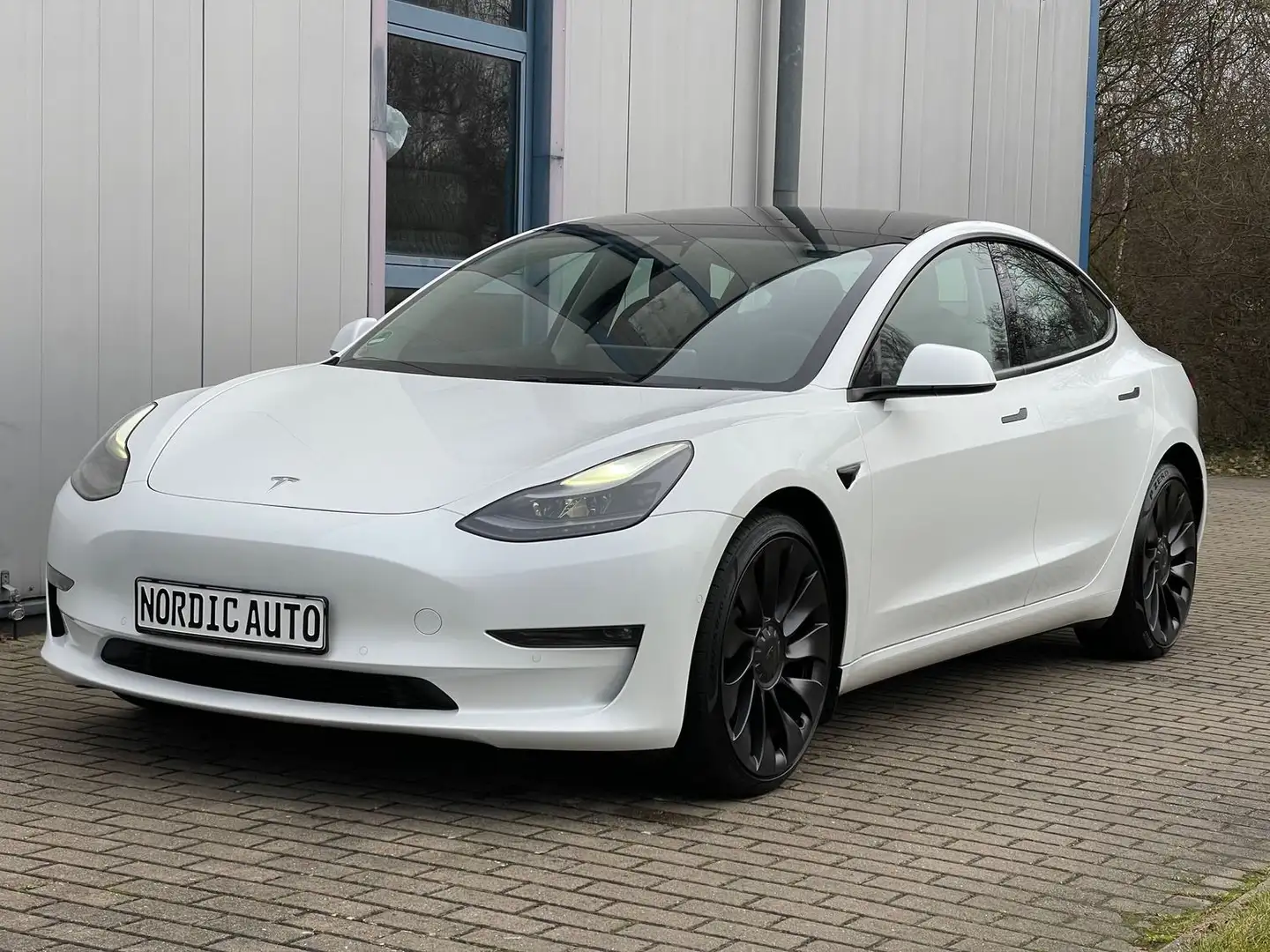 Tesla Model 3 Performance AWD Top Zustand Weiß - 1