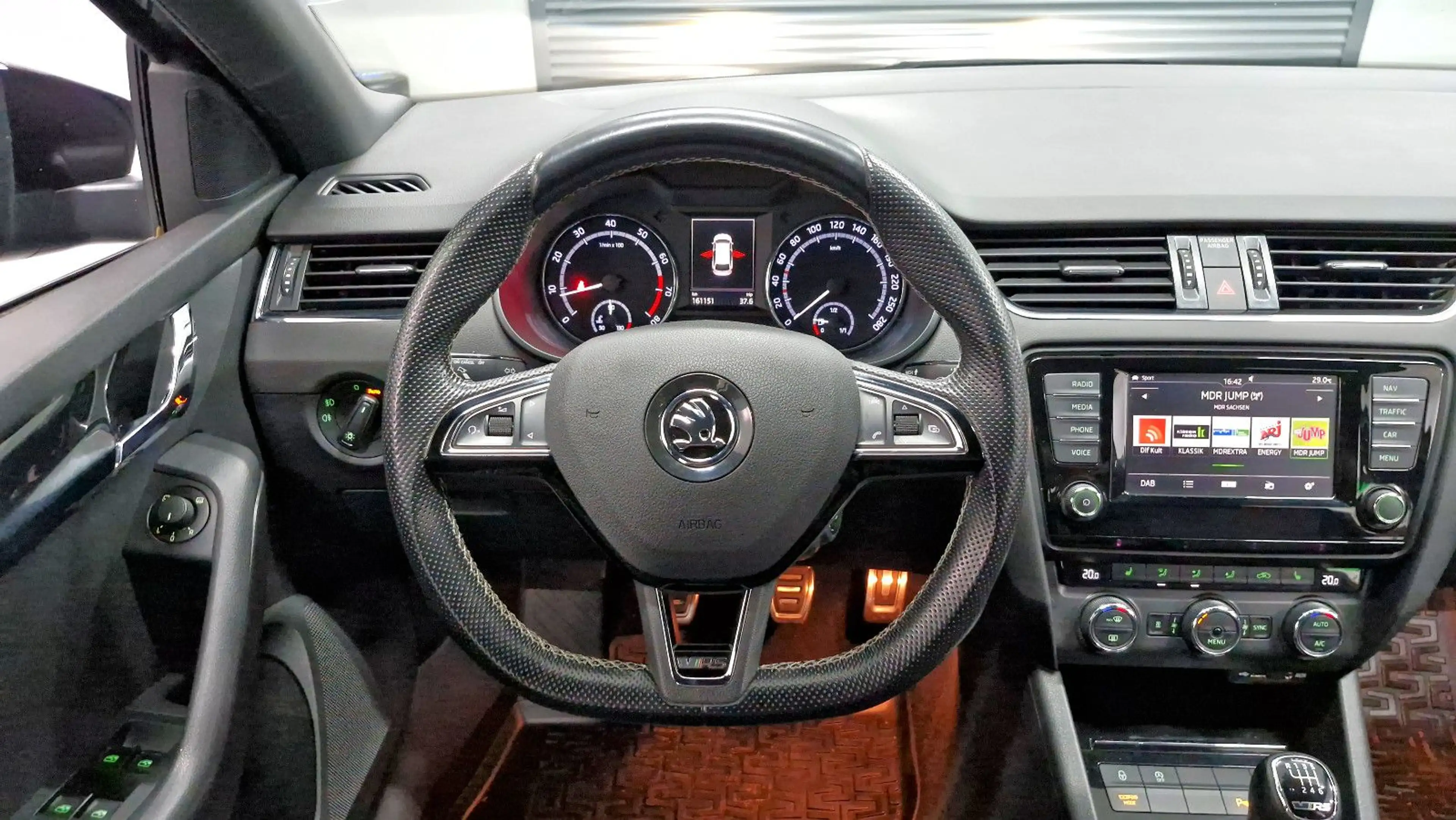 Skoda Octavia Combi RS — photo 9