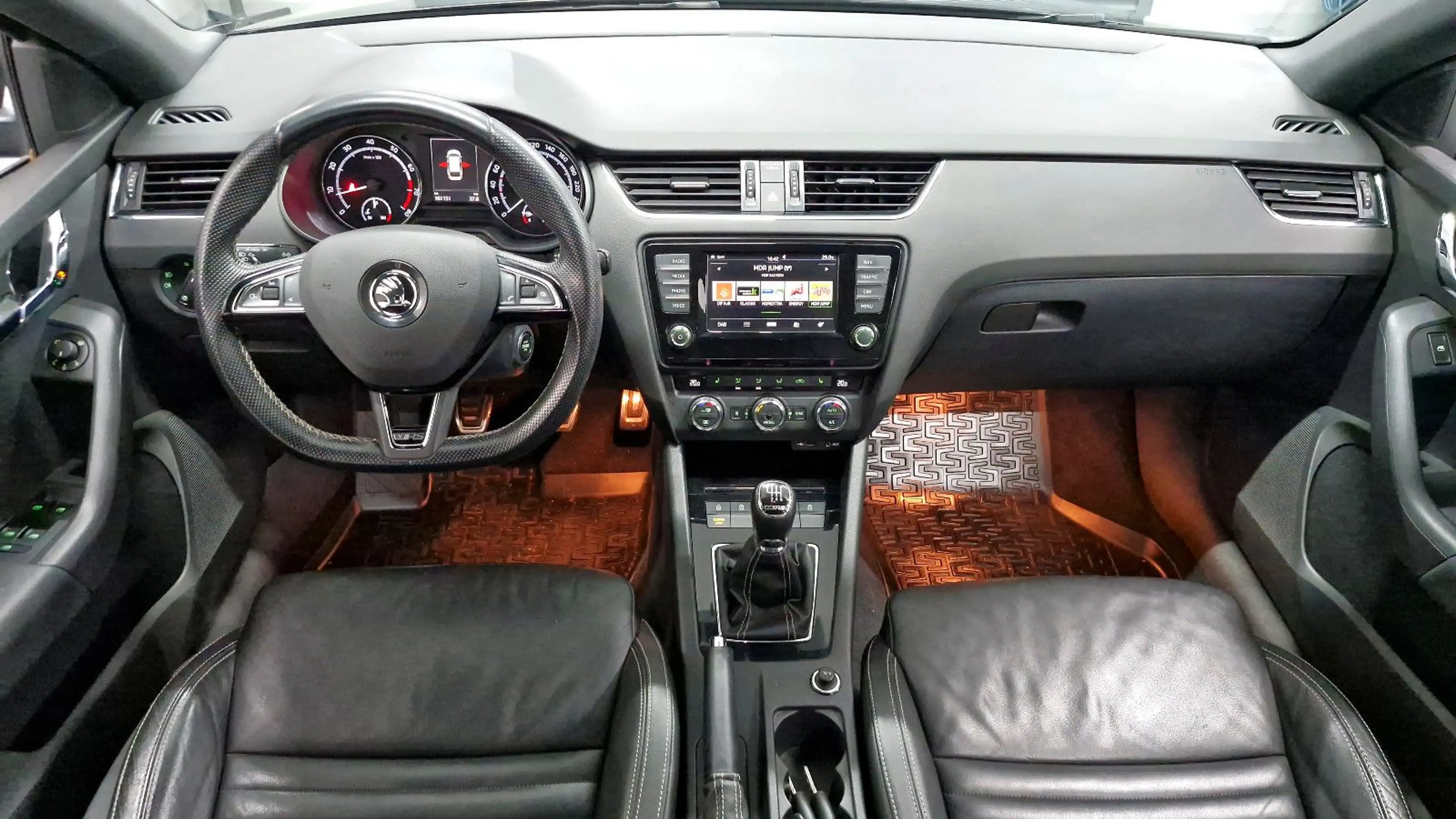 Skoda Octavia Combi RS — photo 8
