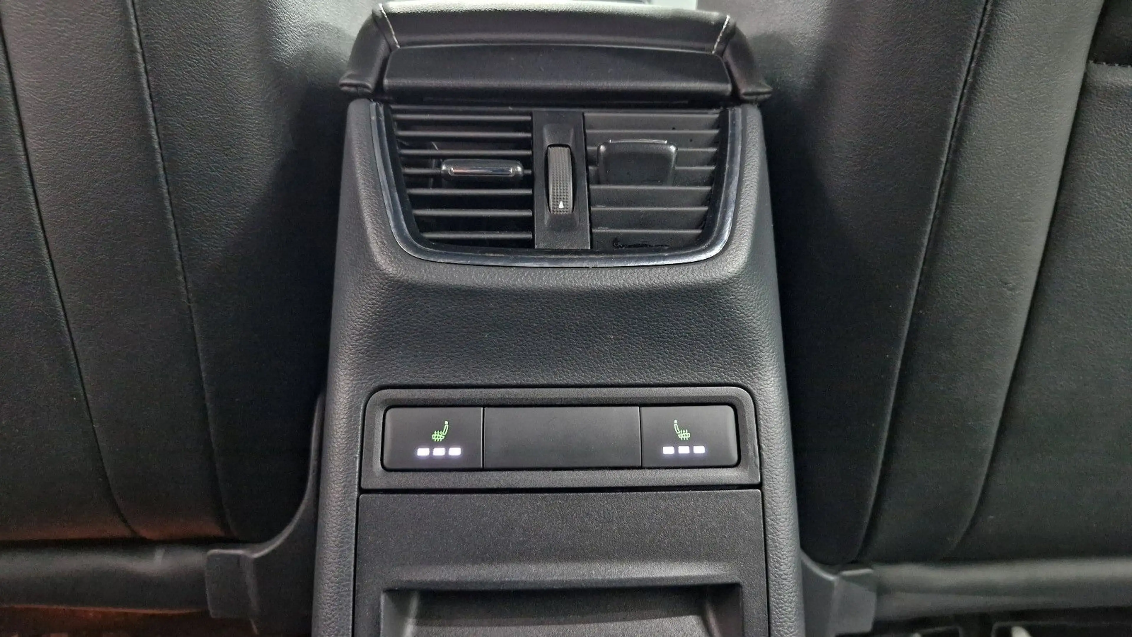 Skoda Octavia Combi RS — photo 13