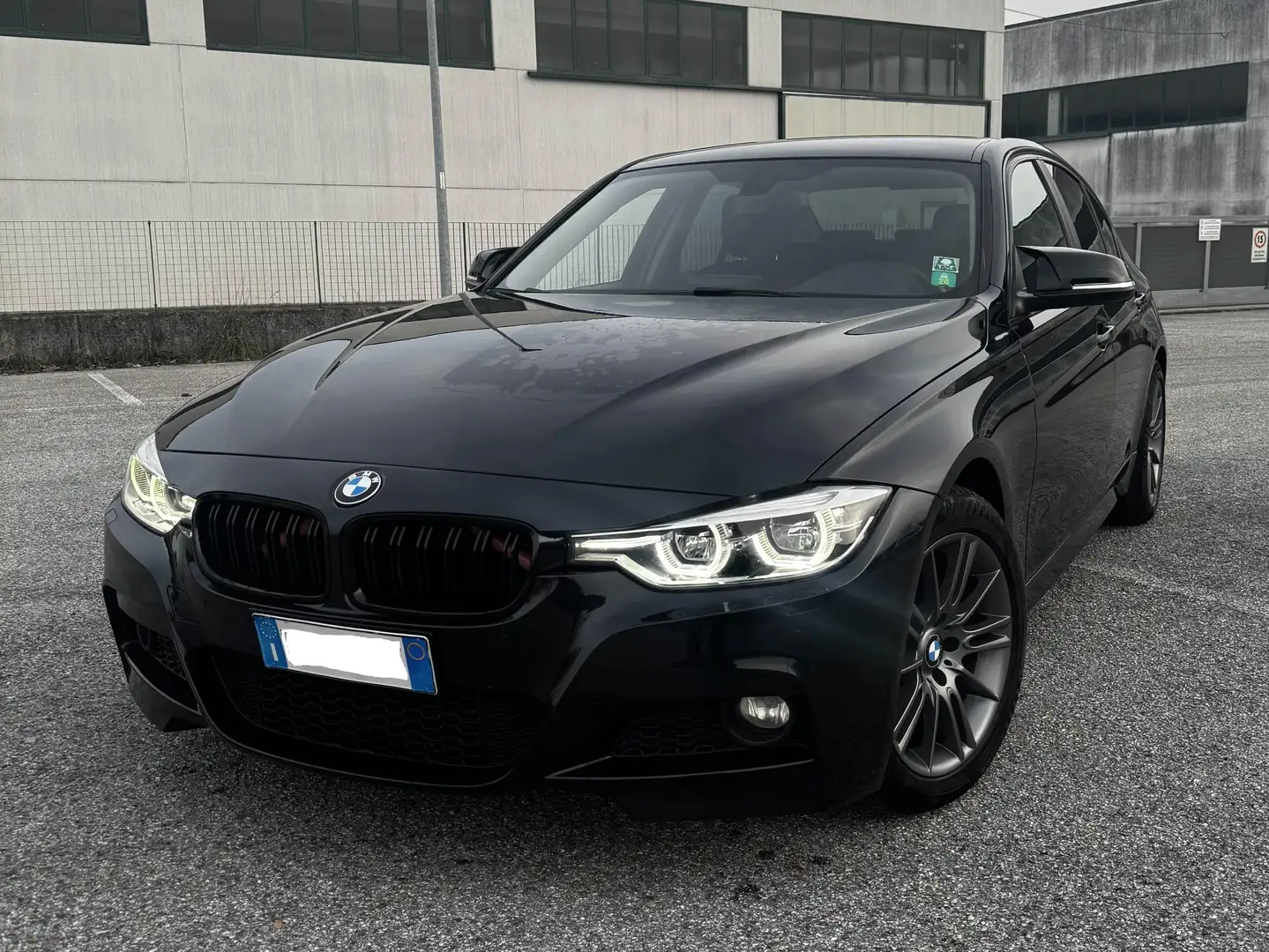 BMW 318 Serie 3 F30 2015 Berlina 318d auto Nero - 1