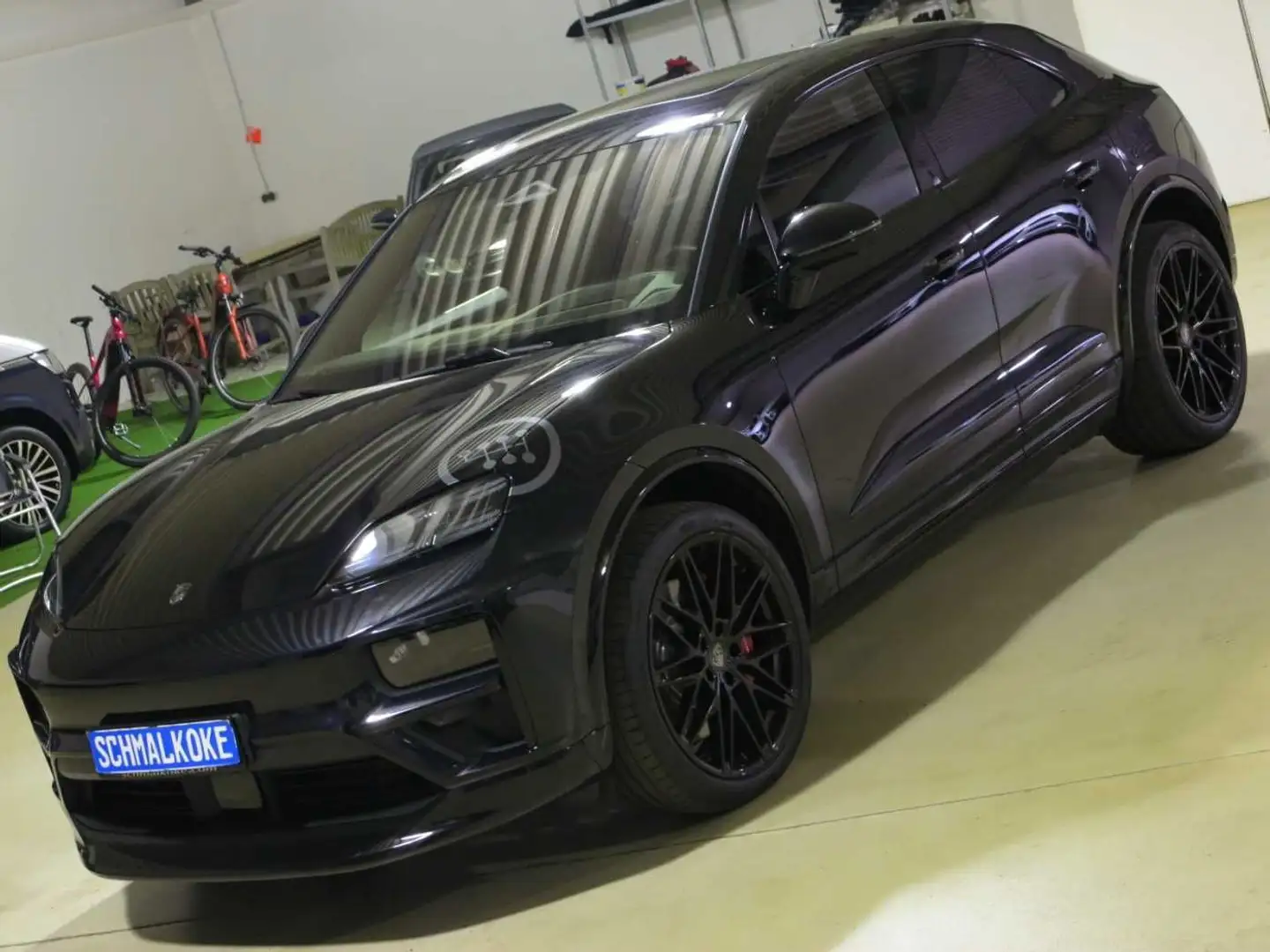 Porsche Macan Electric Turbo Leder eSAD AHK Navi LM22 Zwart - 2
