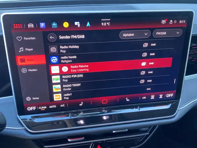 Volkswagen Passat view 13