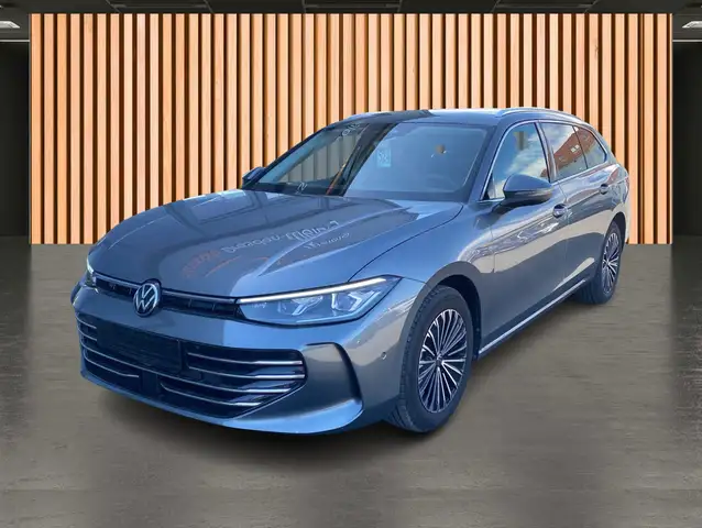 Volkswagen Passat view 2