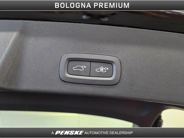 Volvo XC40 view 11