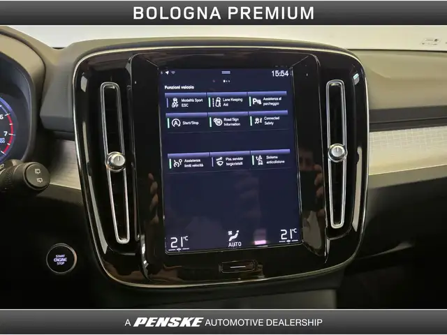Volvo XC40 view 14
