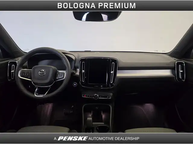 Volvo XC40 view 4