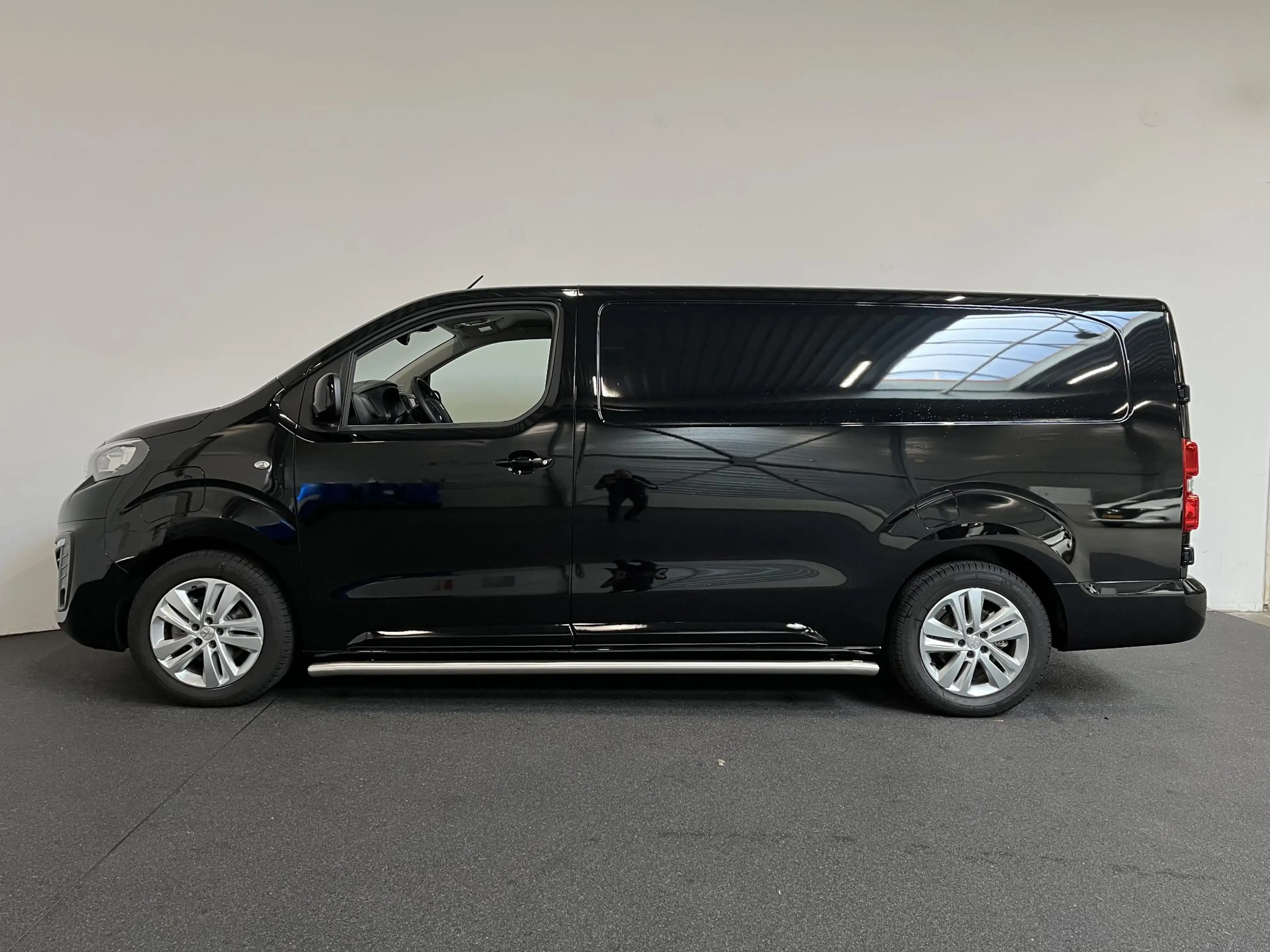 Peugeot e-Expert Long Premium 75 kWh 3-zits Automaat Airco Navigati — photo 5