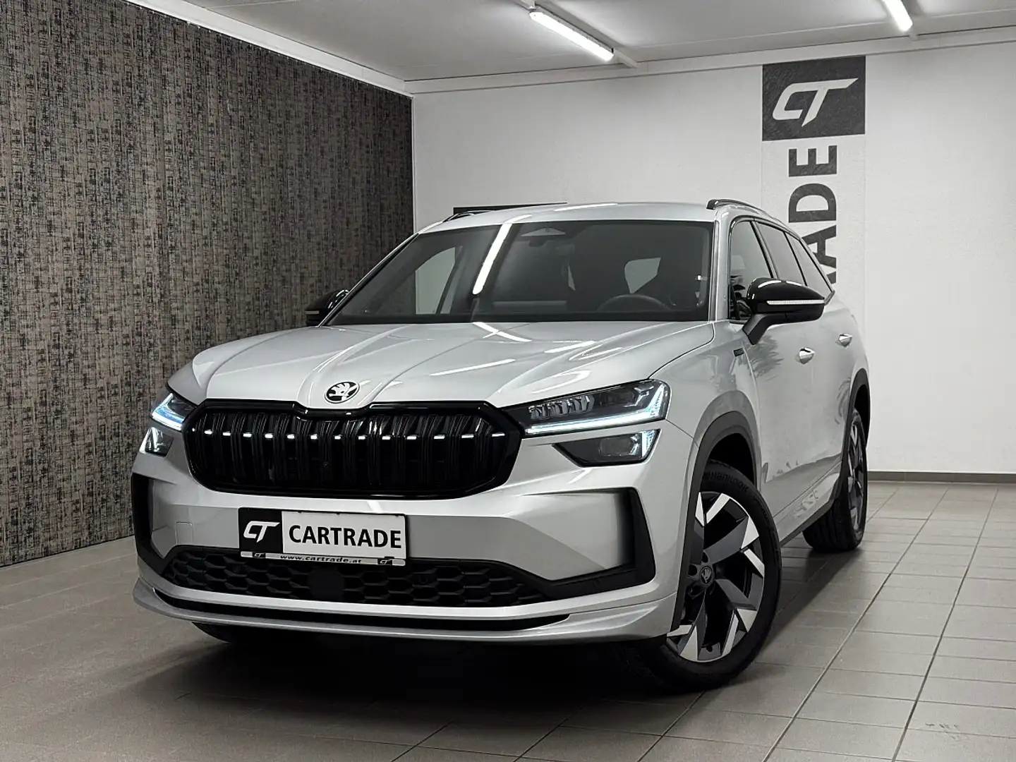 Skoda Kodiaq 2,0 TDI Sportline DSG /MATRIX-LED/ ACC/ NAVI/SP... Argent - 1