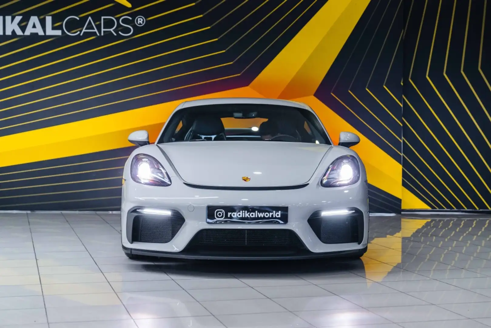 Porsche Cayman GT4 Gris - 2