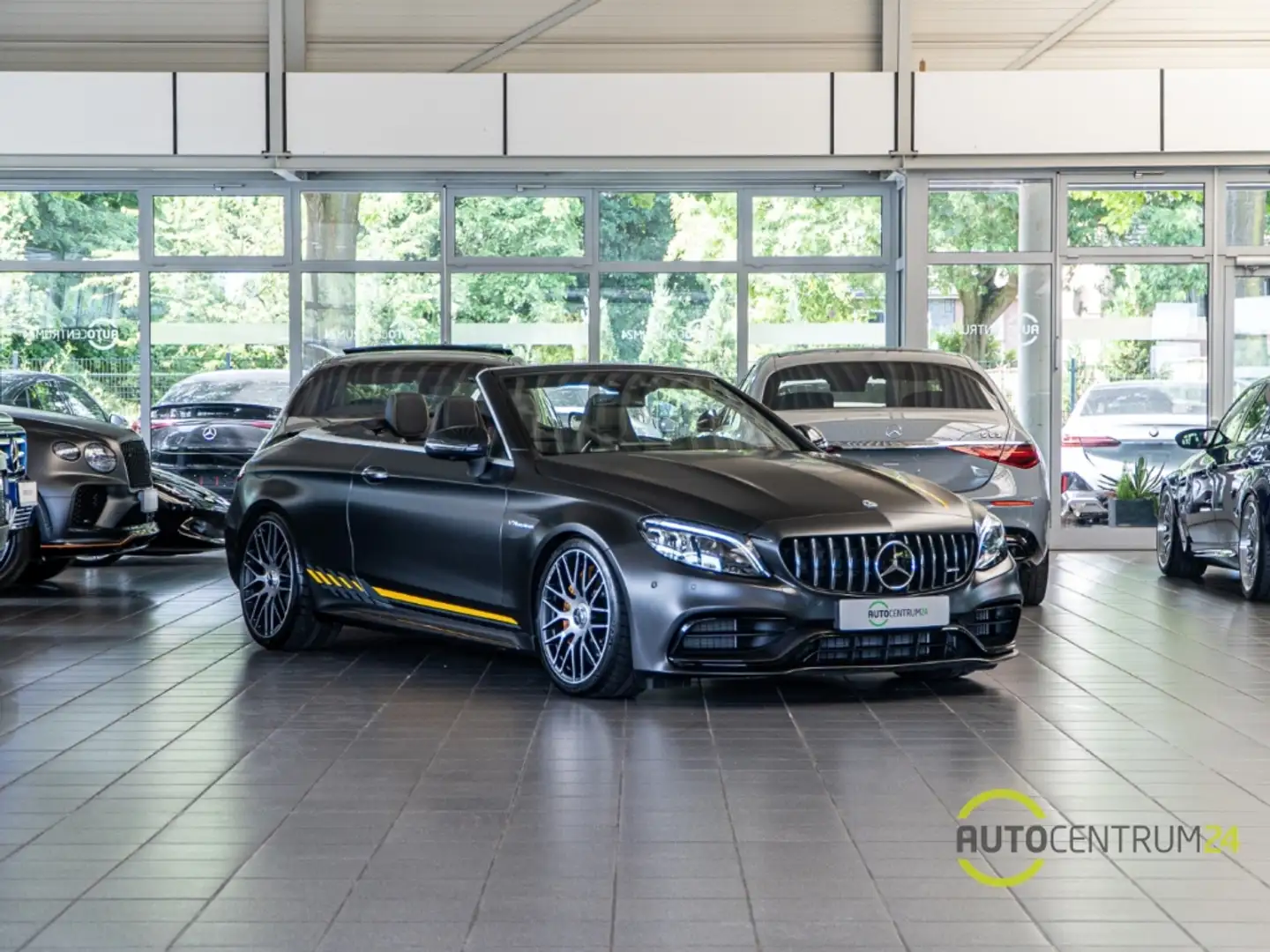 Mercedes-Benz C 63 AMG FINAL EDITION 1 of 499 Cabrio Gri - 1