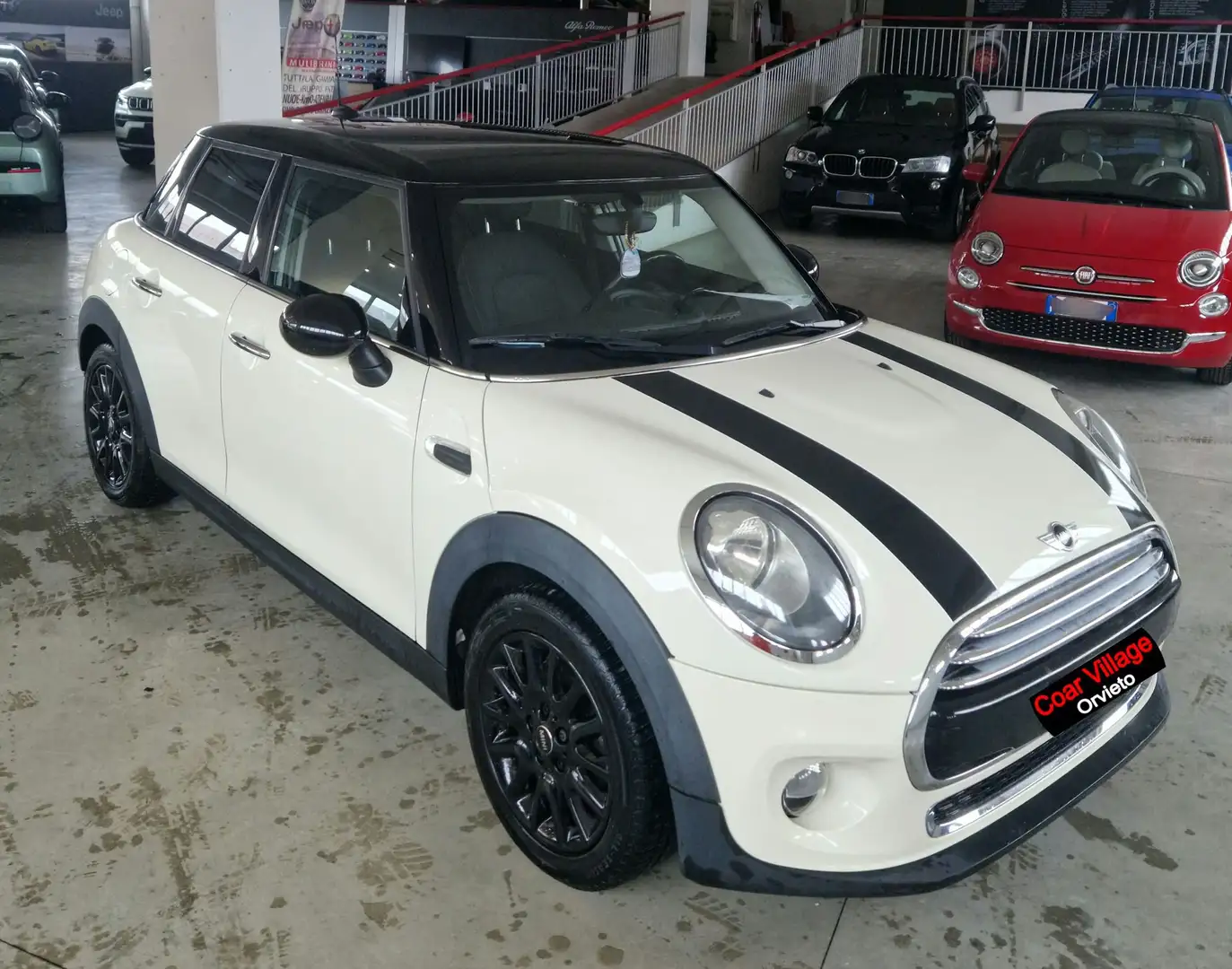 MINI Cooper D Mini 1.5 Cooper D Business 5p Beige - 1