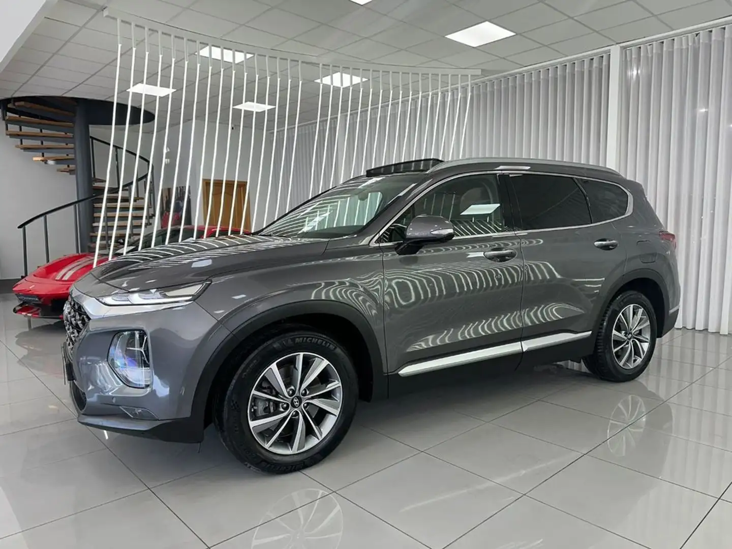 Hyundai SANTA FE 2.2CRDi 4x4 Style 7s Aut. Gris - 2