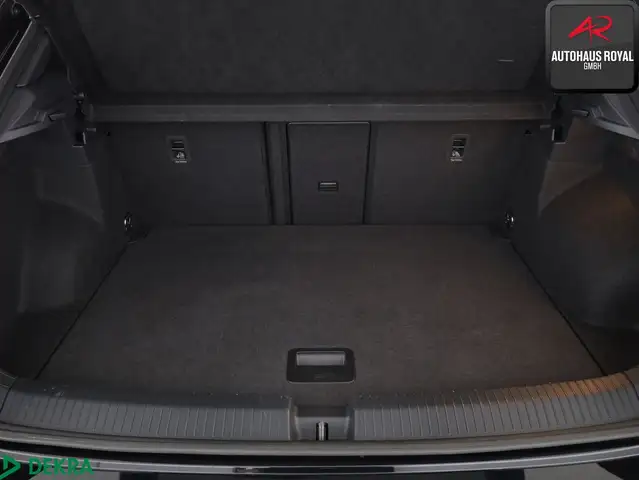 Volkswagen T-Roc view 13