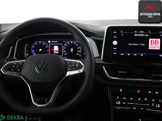 Volkswagen T-Roc view 15