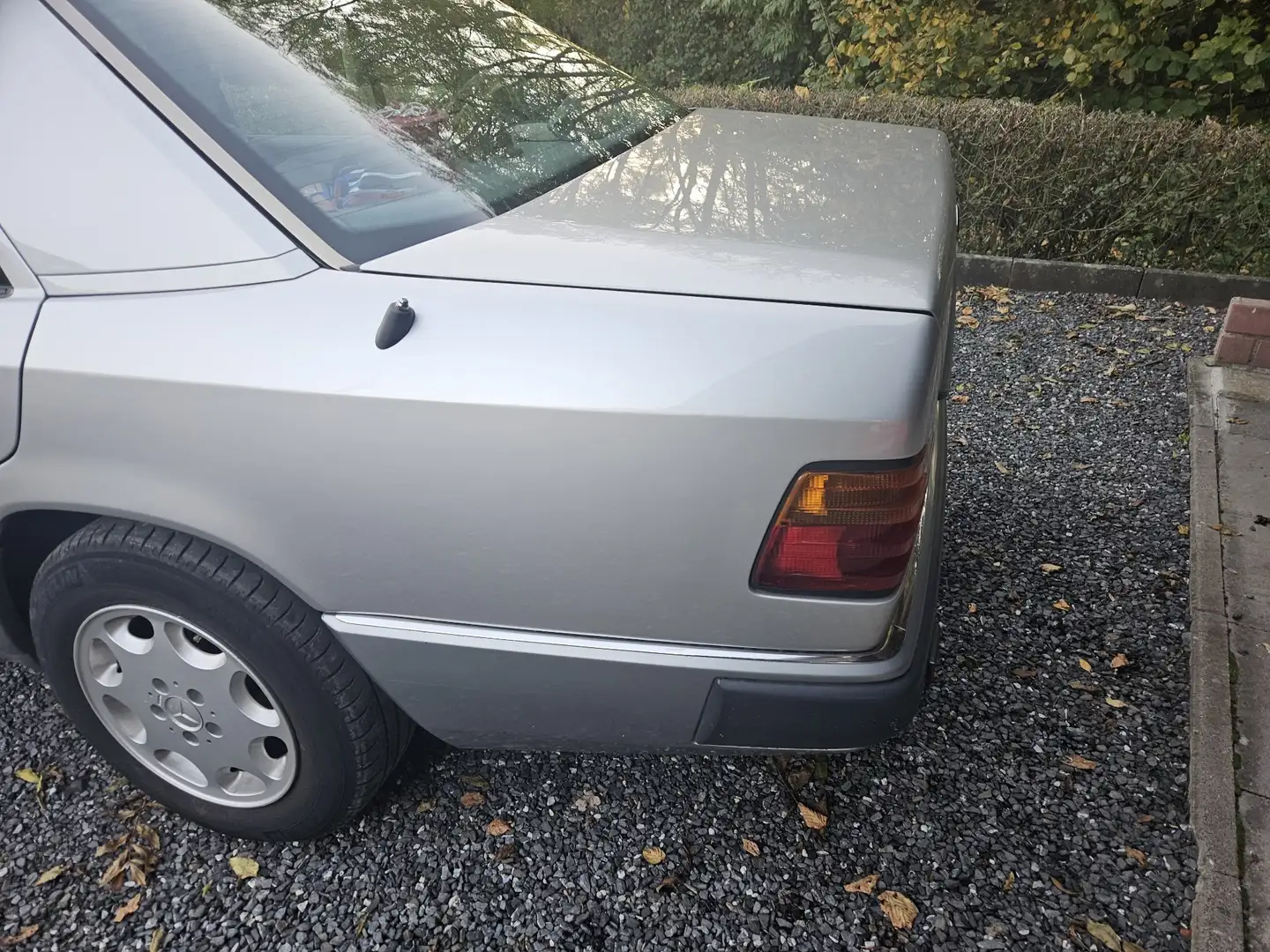 Mercedes-Benz 230 - 2