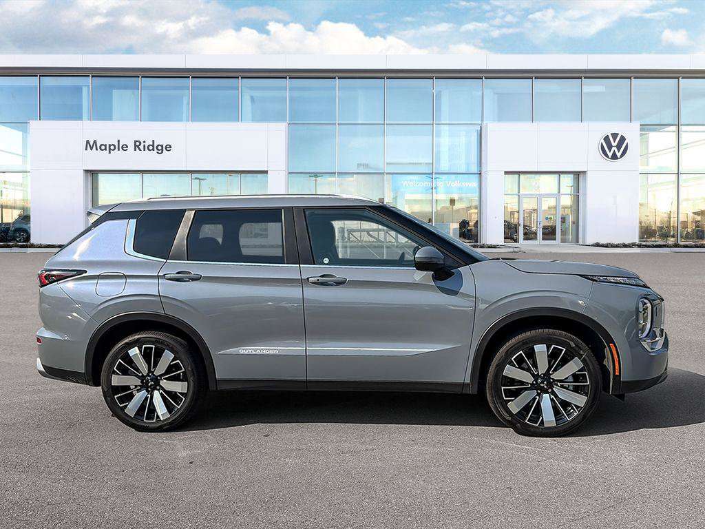 used 2025 Mitsubishi Outlander car, priced at $41,748