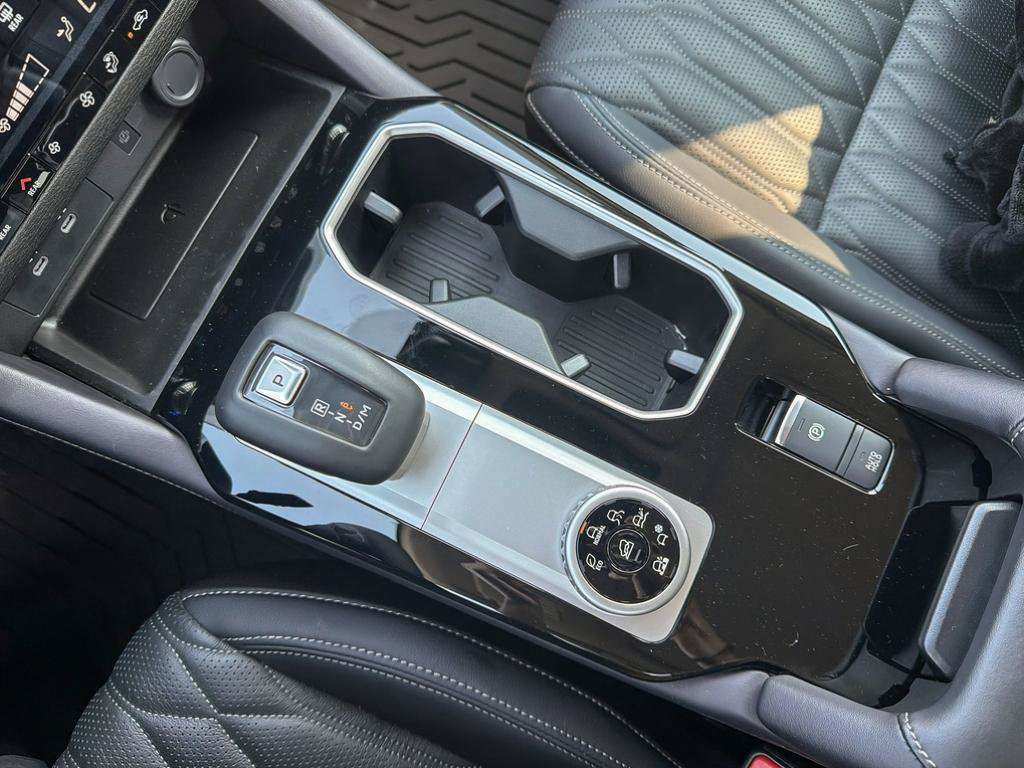 used 2025 Mitsubishi Outlander car, priced at $41,748